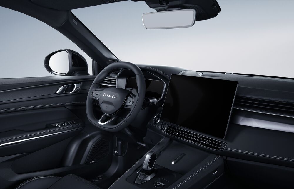 01P_Front interior(Black Screen)_Charcoal_05