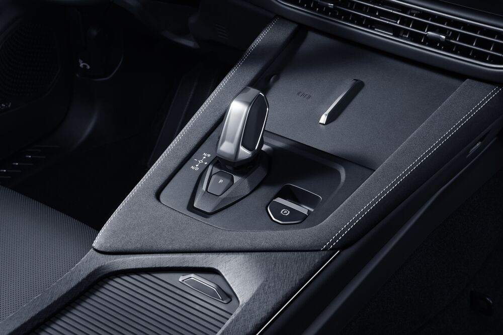 01P_Interior_Charcoal_06